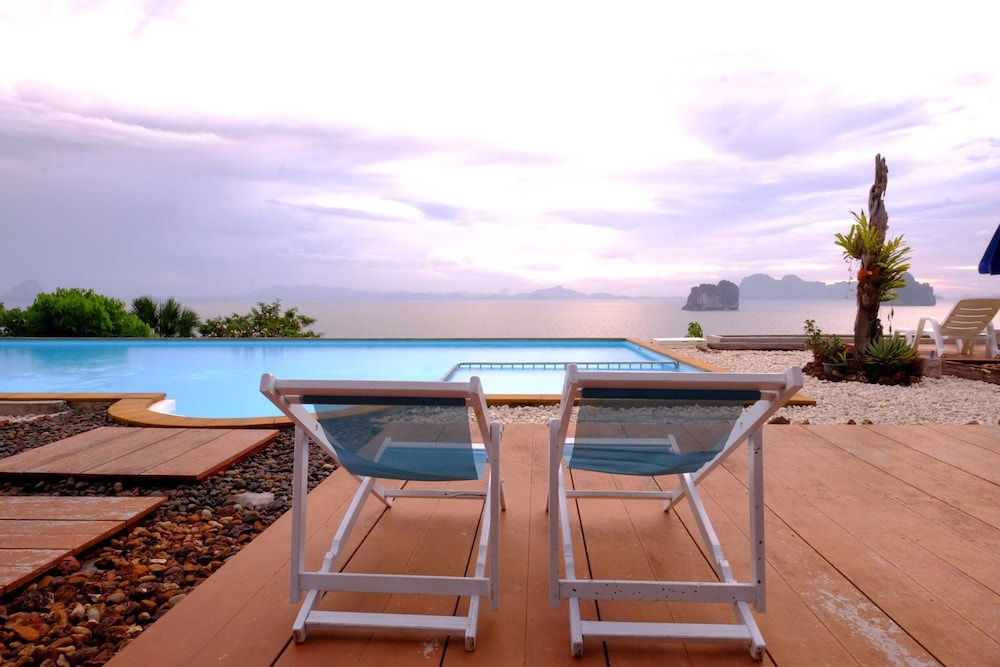 Koh Ngai Cliff Beach Resort 12/61
