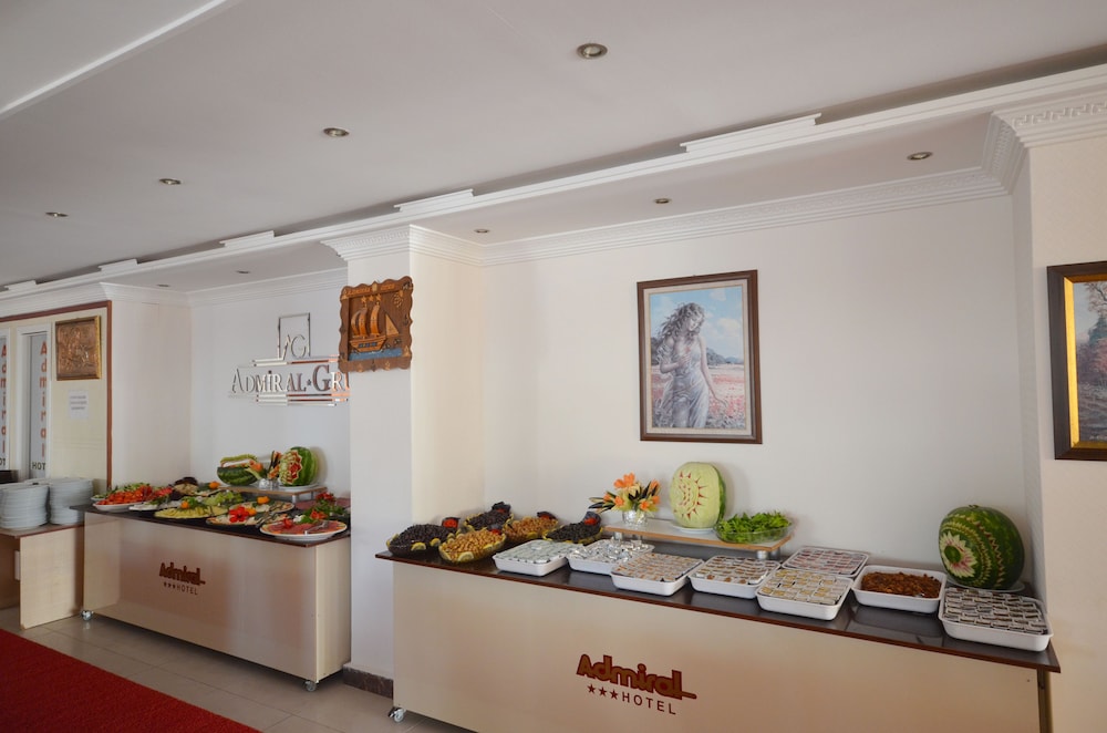 Admiral Hotel 27/48