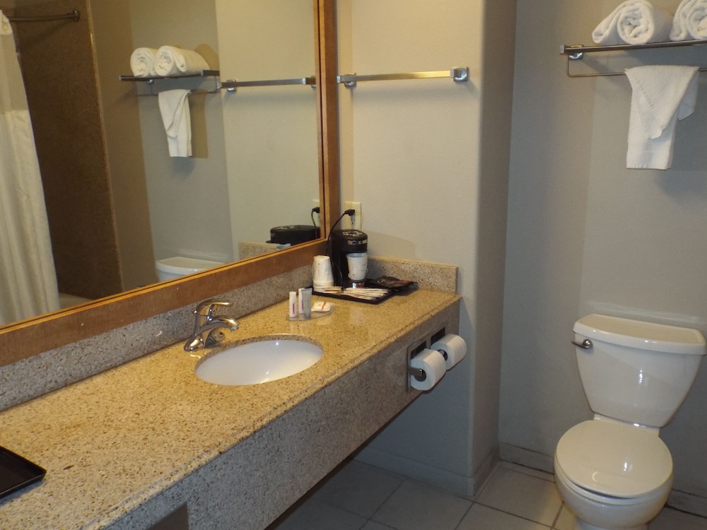 Baymont by Wyndham Columbus 11/37
