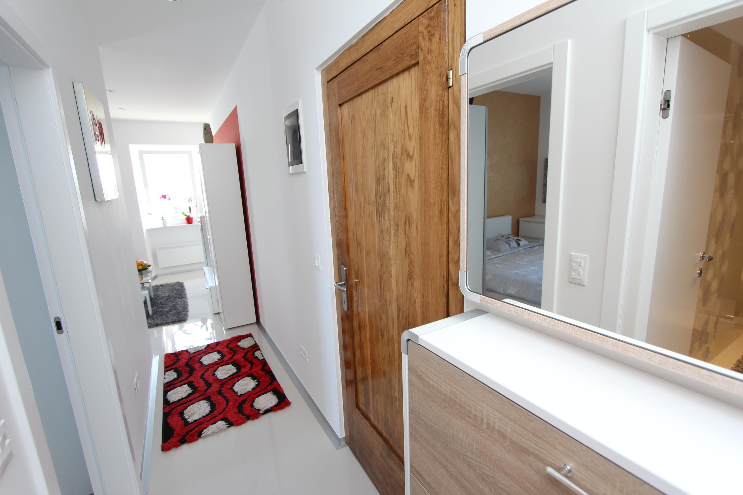 APARTMENT EDI 1/3