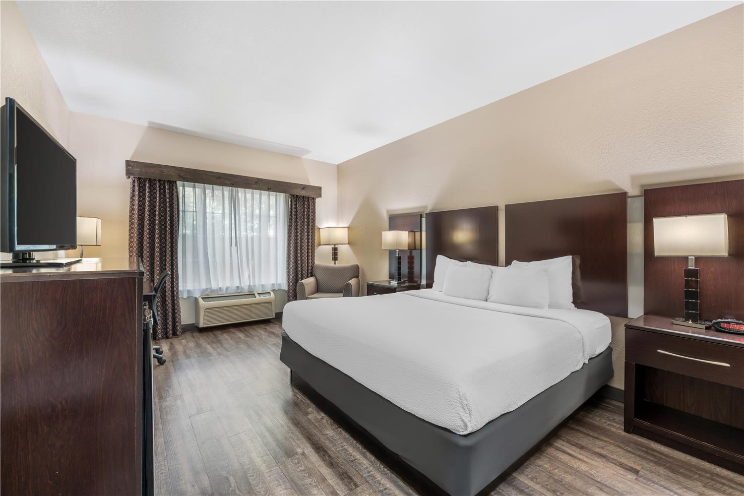 غرفة بسرير كينج، Best Western Plus Eastgate Inn & Suites 2/4