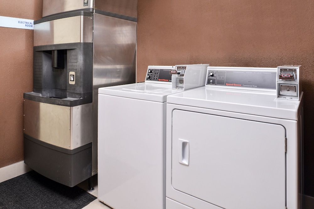Holiday Inn Express Hotel Suites West Chester 30/76