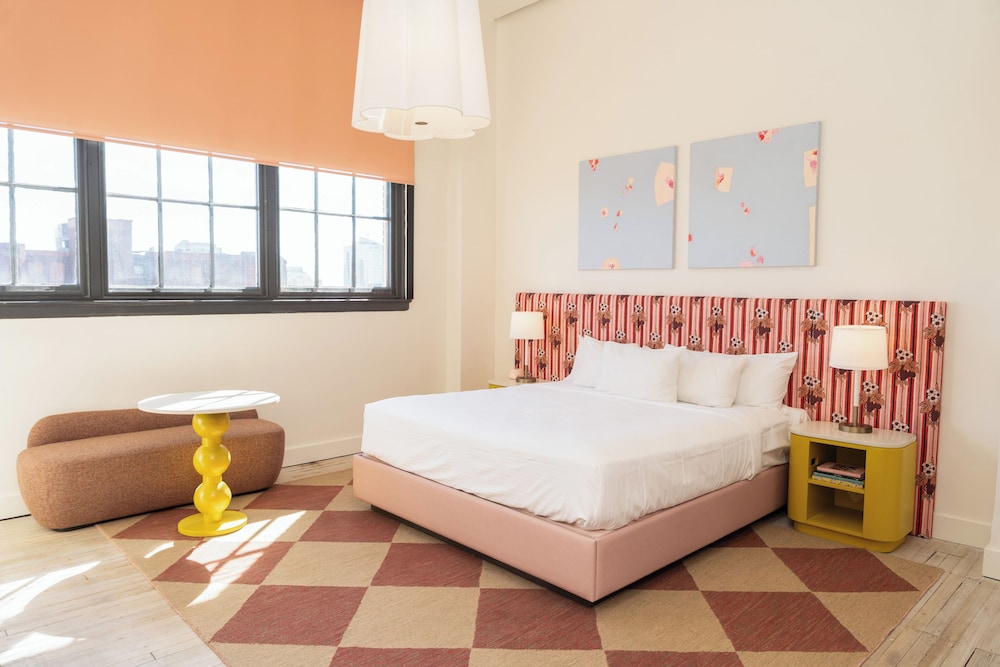 ROOM, KING BED, ACCESSIBLE