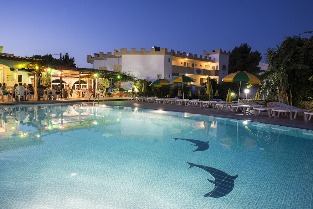 Fili Apartments in Tingaki