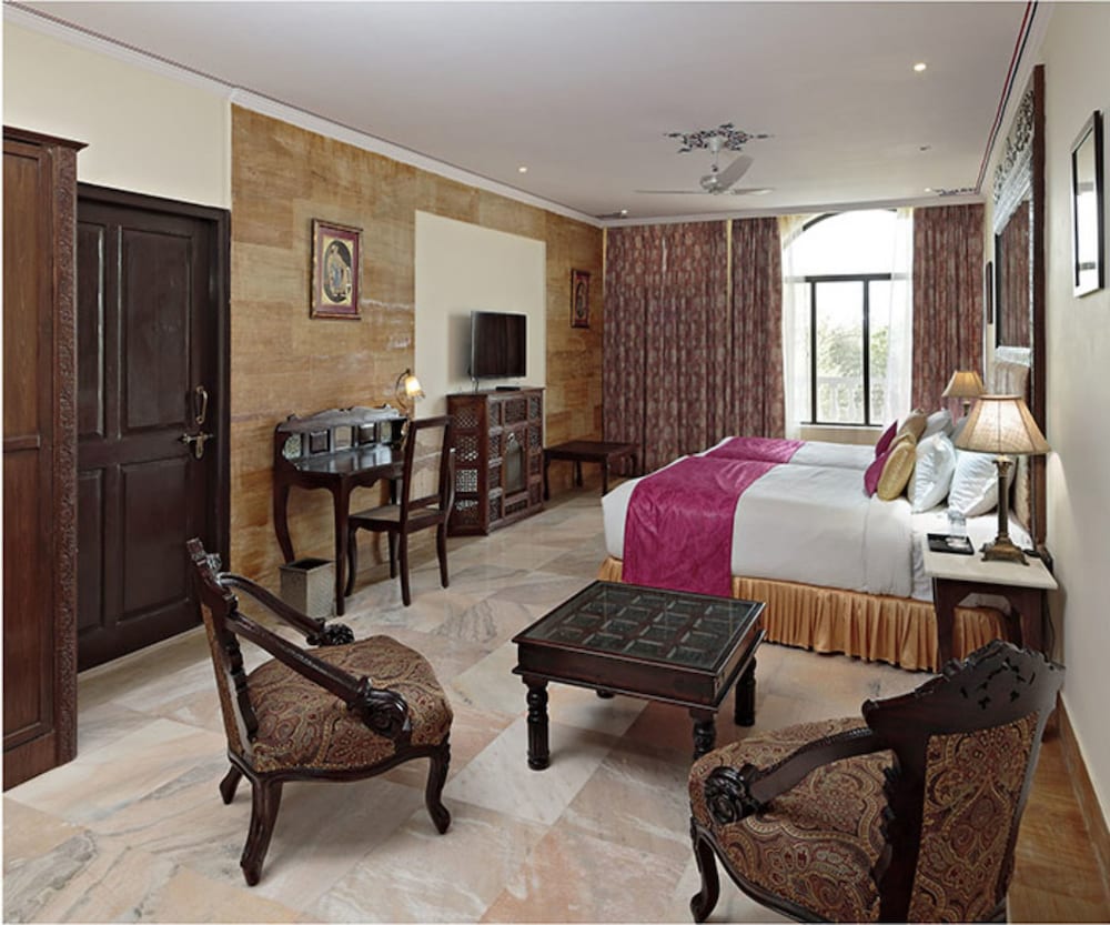 Talai Bagh Palace 10/19