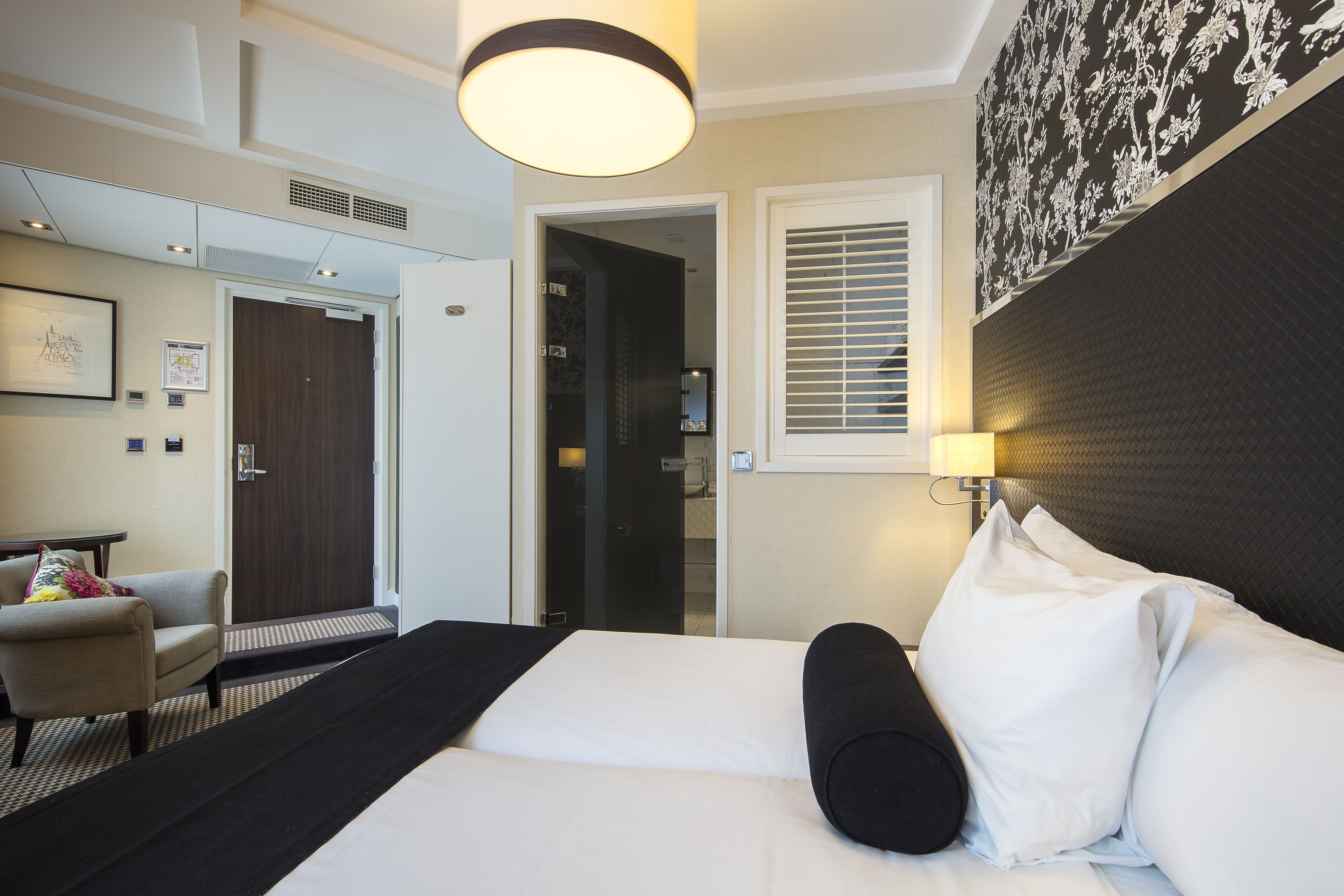 Semi Basement, Twin Beds