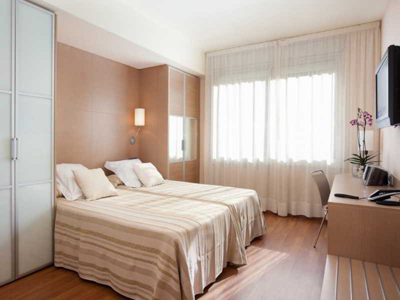 Silver Aparthotel 3/48