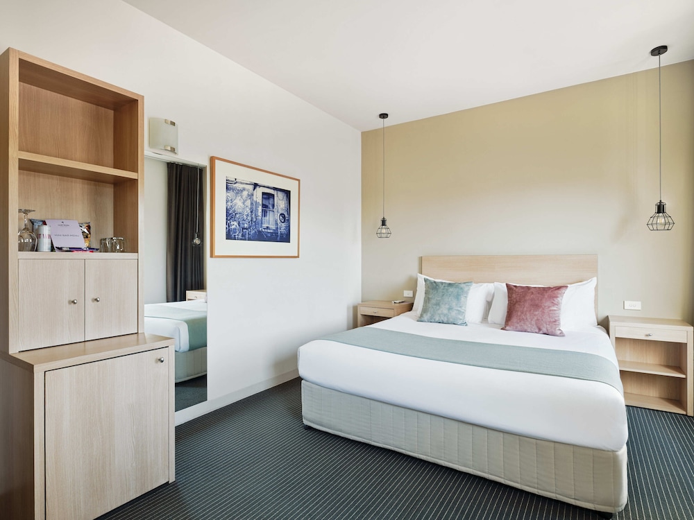 Novotel St Kilda 11/49