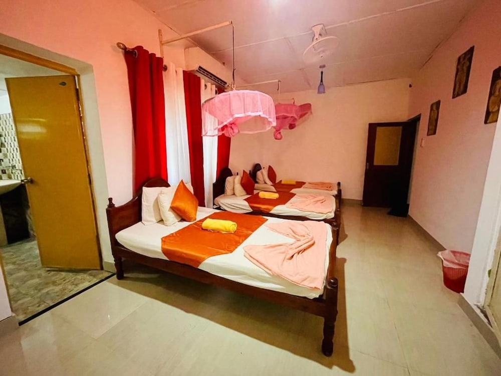 Rock Cascade Home Stay 13/50