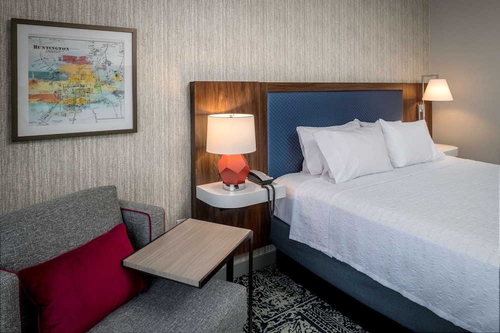 Hampton Inn Suites Huntington Downtown Ny 9/26