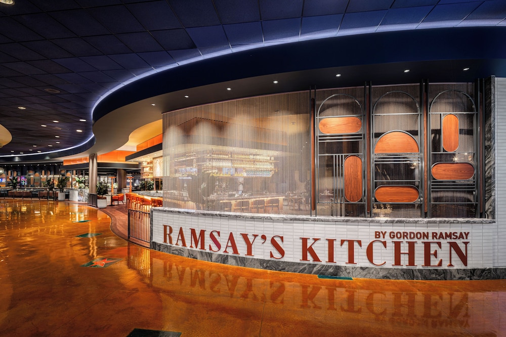 Silver Legacy Reno - A Caesars Rewards Destination 6/70
