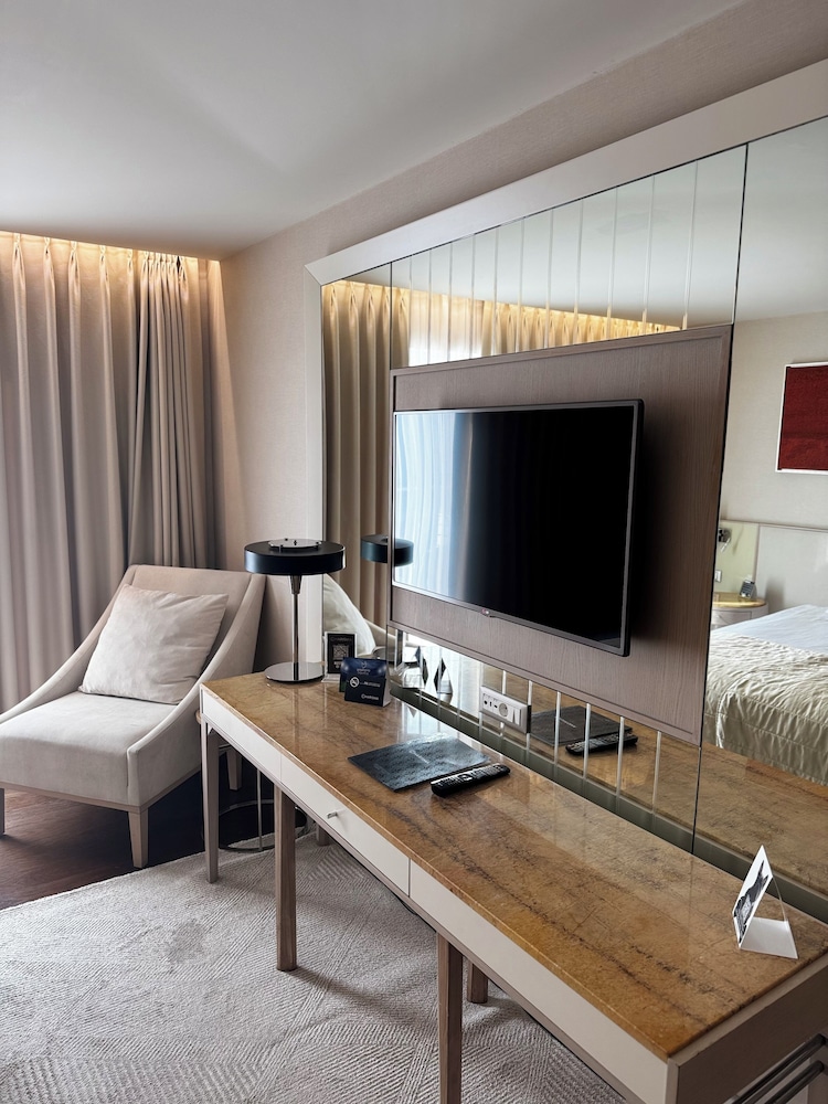 Charisma de Luxe Hotel 41/50