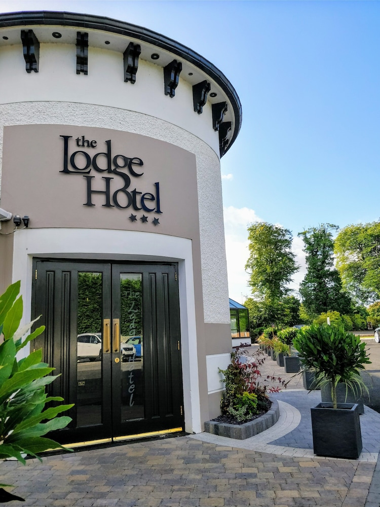 The Lodge Hotel 1/49