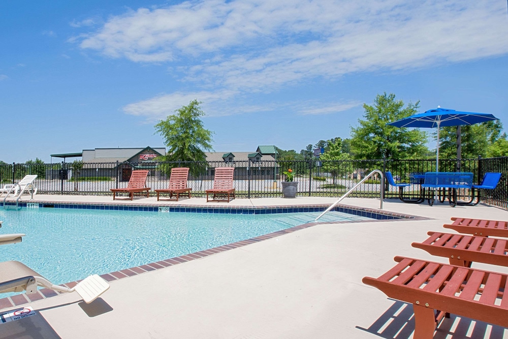 Microtel Inn And Suites Gardendale 32/33