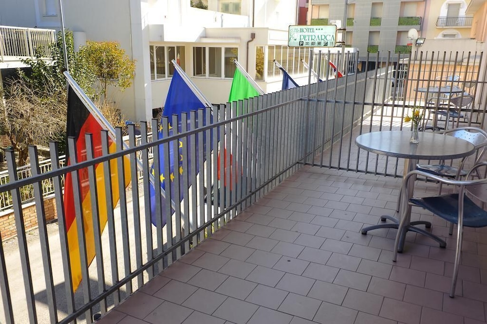 Petrarca Hotel 44/50