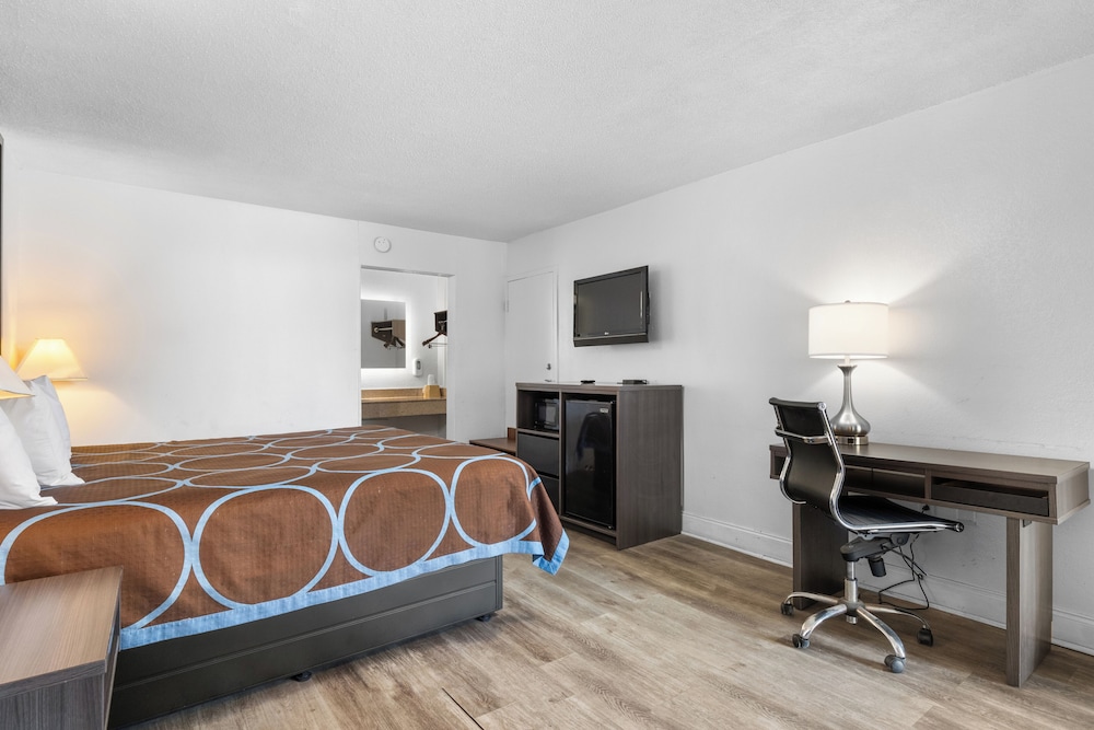 Comfort, King Bed, Side Ocean View