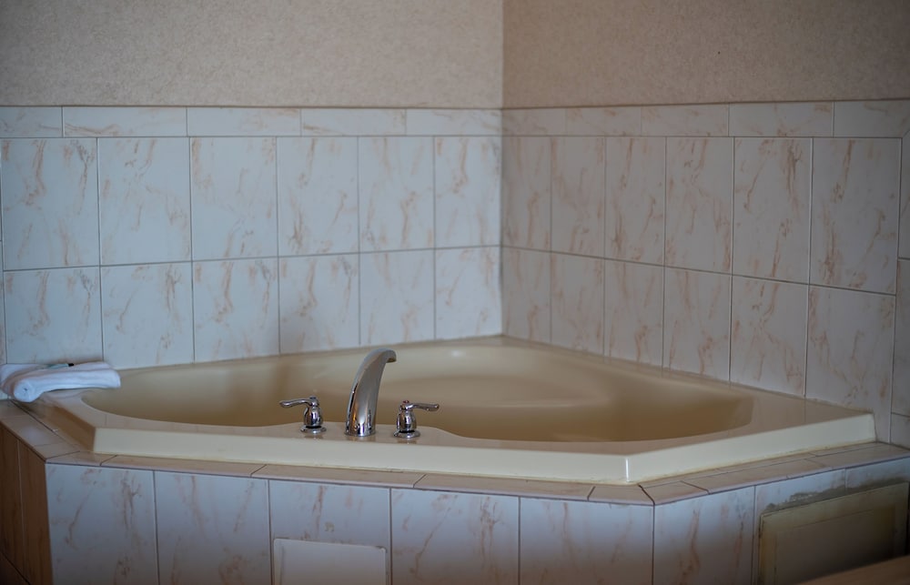Ocean 1 Hotel and Suites 20/21
