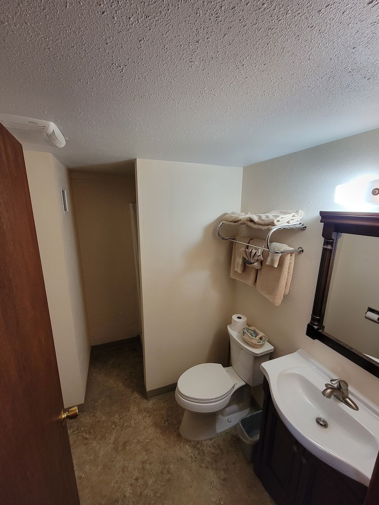 Hulett Motel 34/37