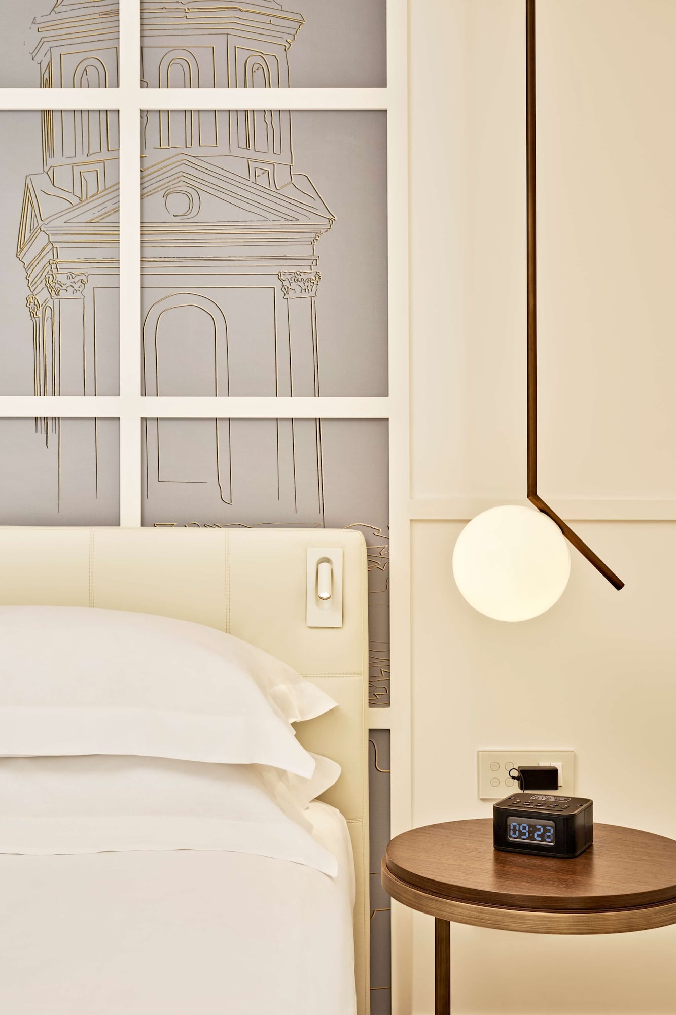 Room, King Bed, Accessible, De Bonart Naples, Curio Collection by Hilton 7/8