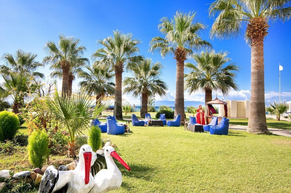 Grand Sahin s Gumuldur Resort 74/82