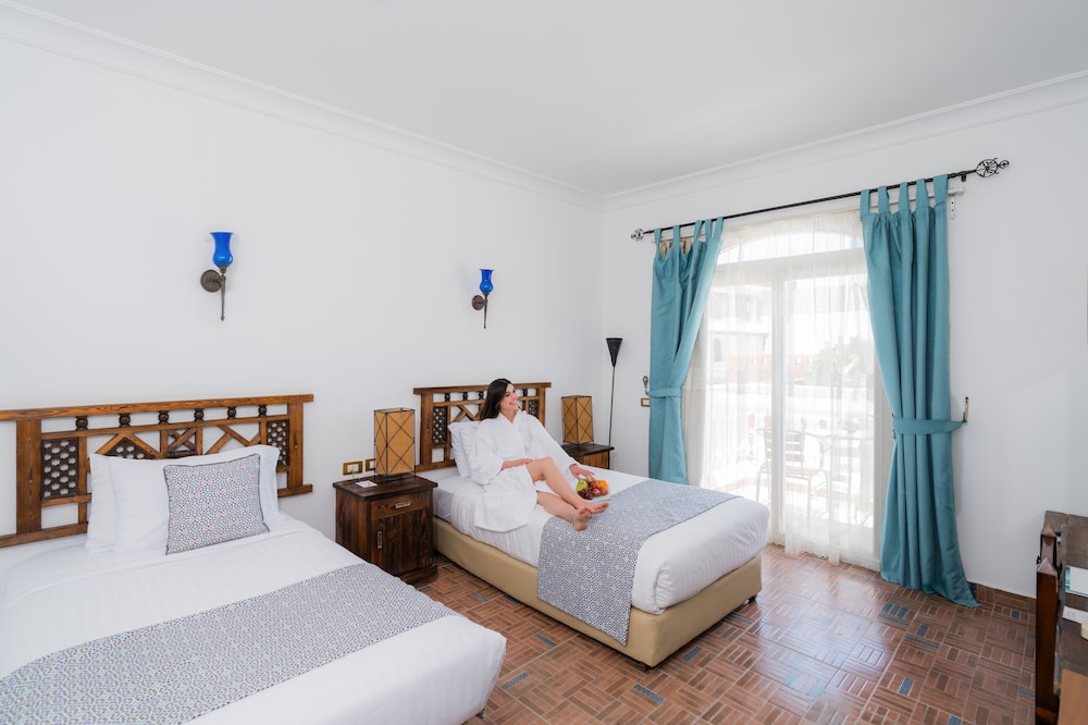 Sunrise Garden Beach Resort and Spa 14/72