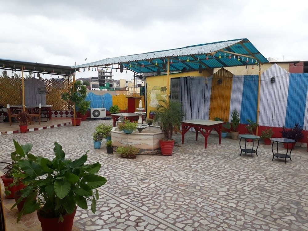 Govind Hotel 5/58