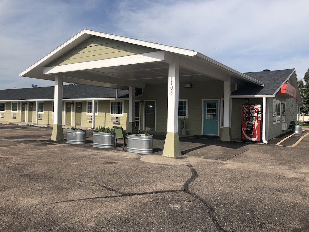 Economy Inn 3/45
