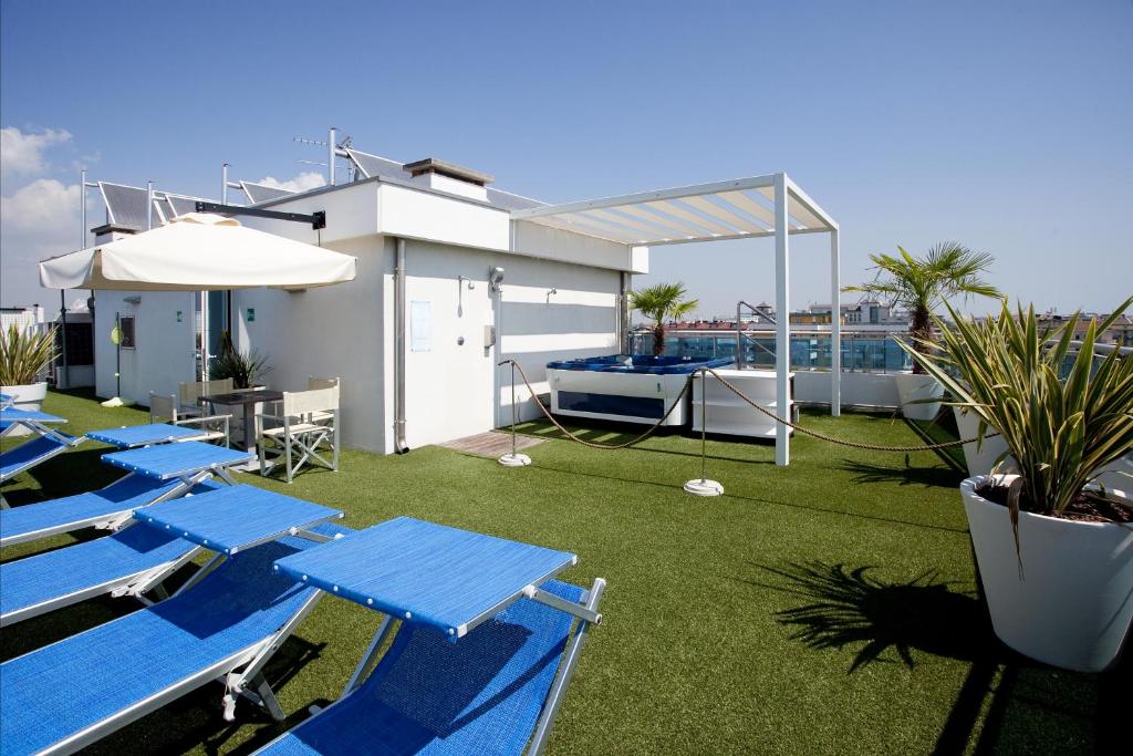 Hotel Tropical 18/19