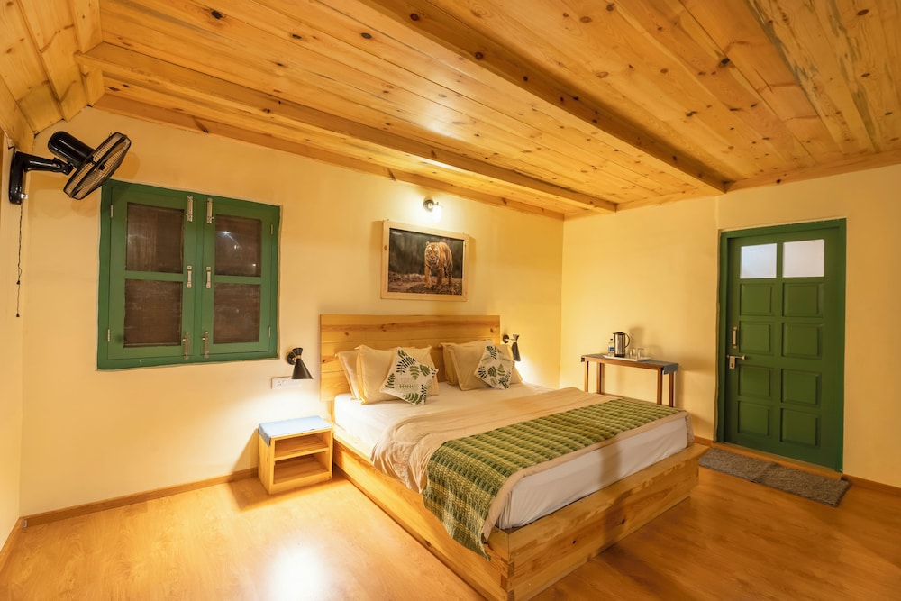 Latitude 29 By The Lake Resort 11/50