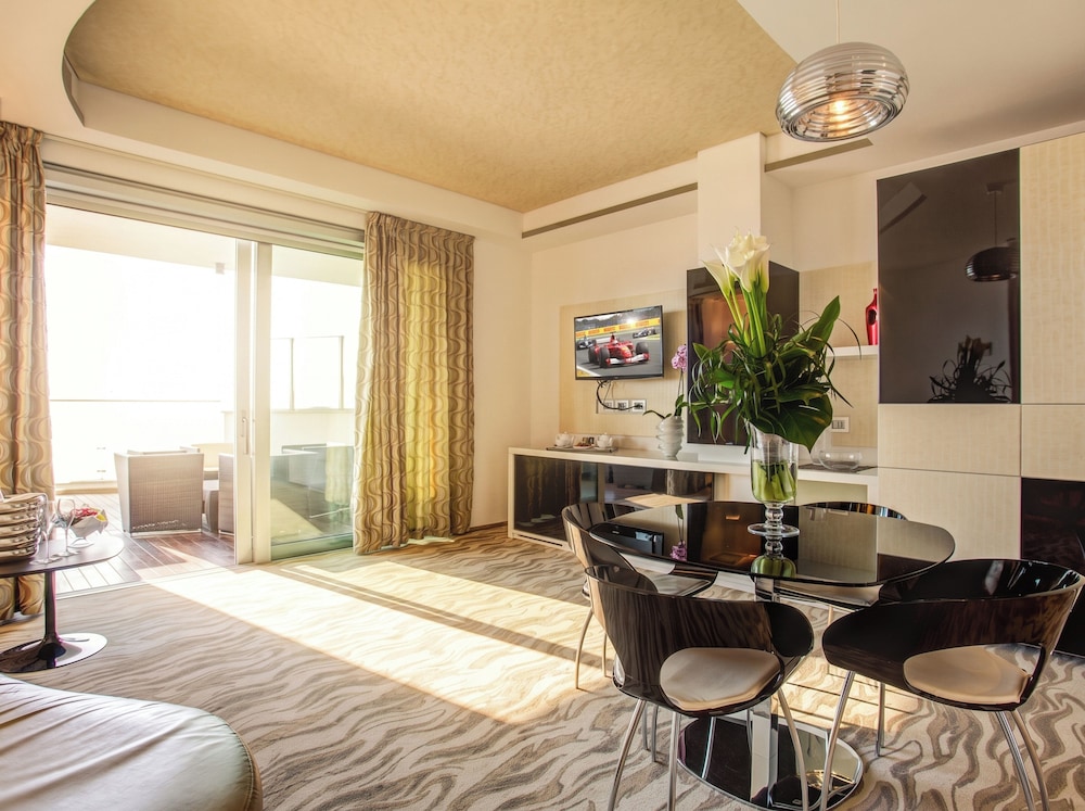 Hotel Premier & Suites 41/60