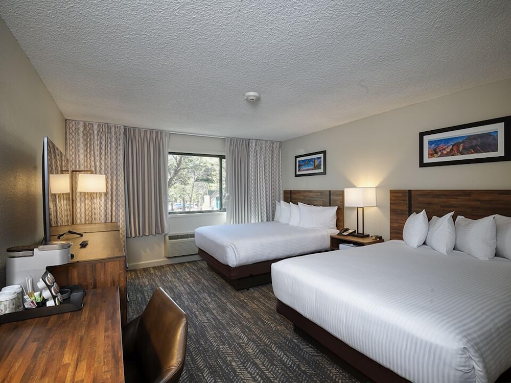 East, 2 Queen Beds, Accessible