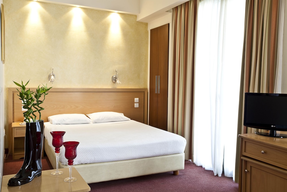 Golden City Hotel 6/26
