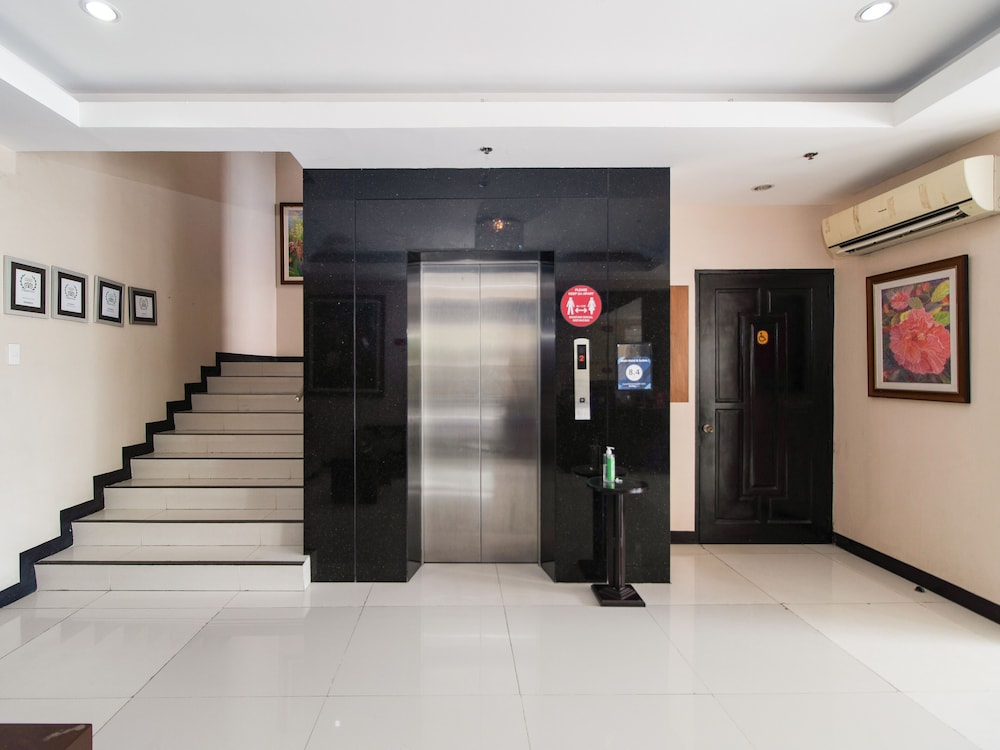Main Hotel And Suites 14/67