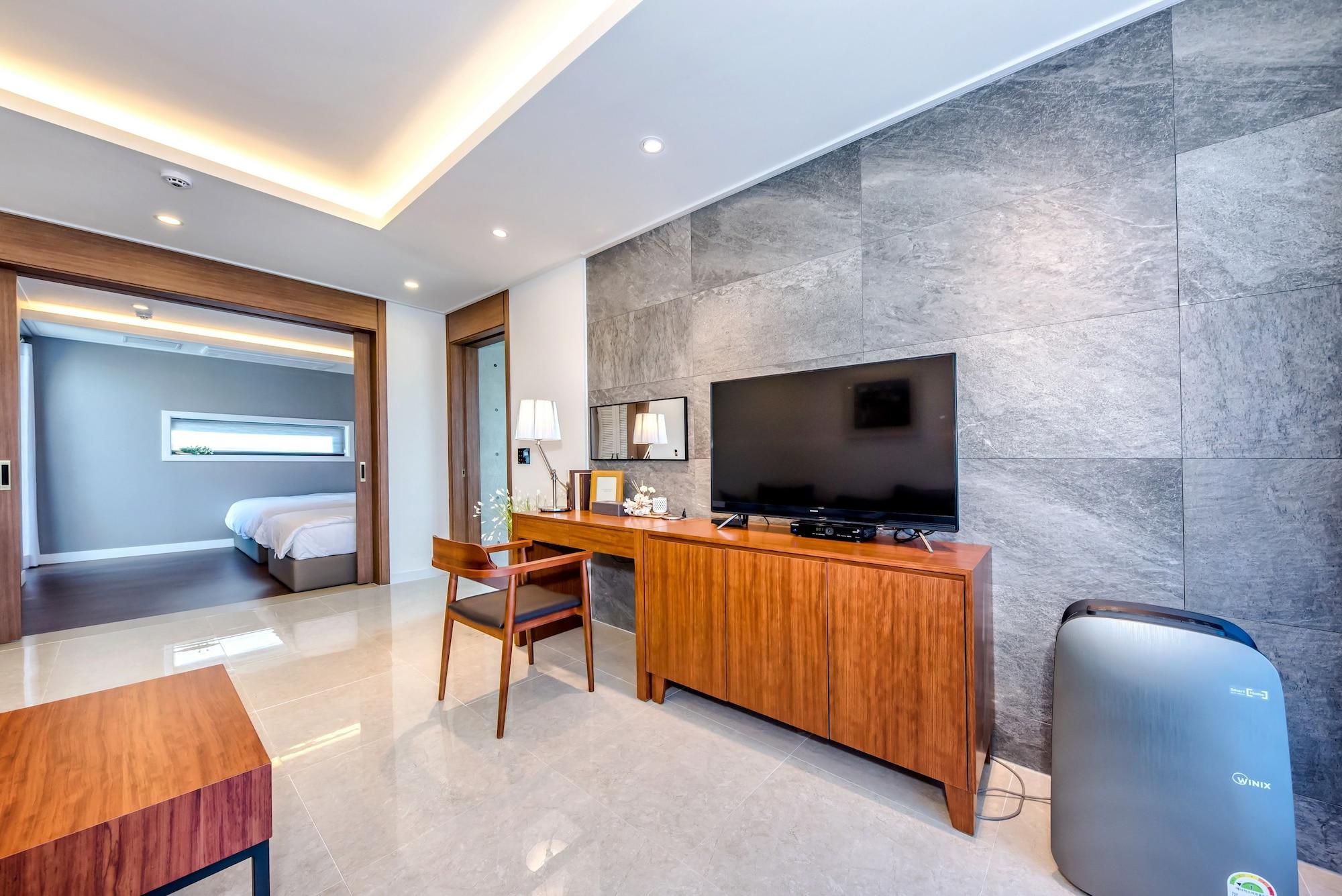 Arts Spa and Pool Villa 3/56