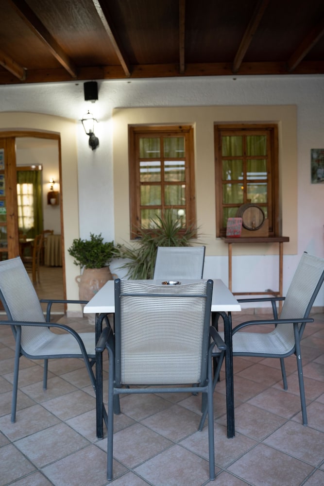 Dimitris Villa Hotel 8/67