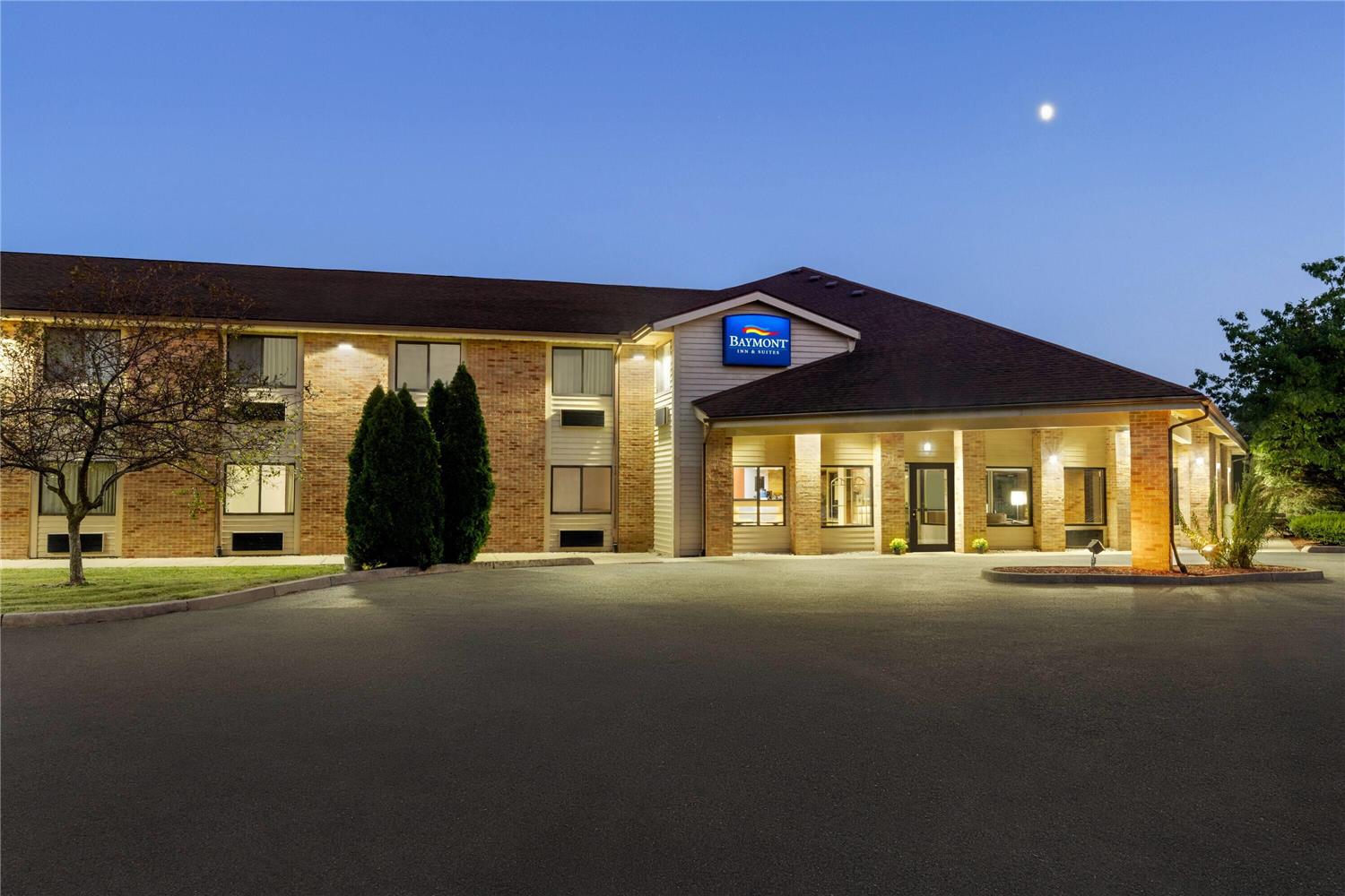 Baymont By Wyndham Monroe, MI 2/36