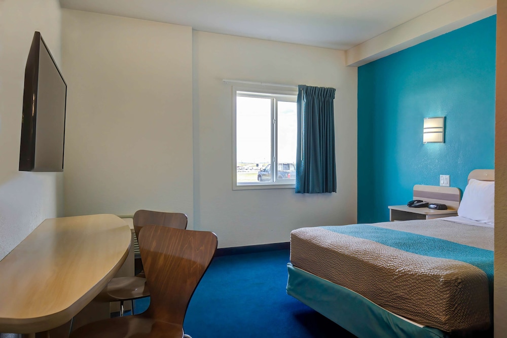 Motel6 Grande Prairie, AB 31/65