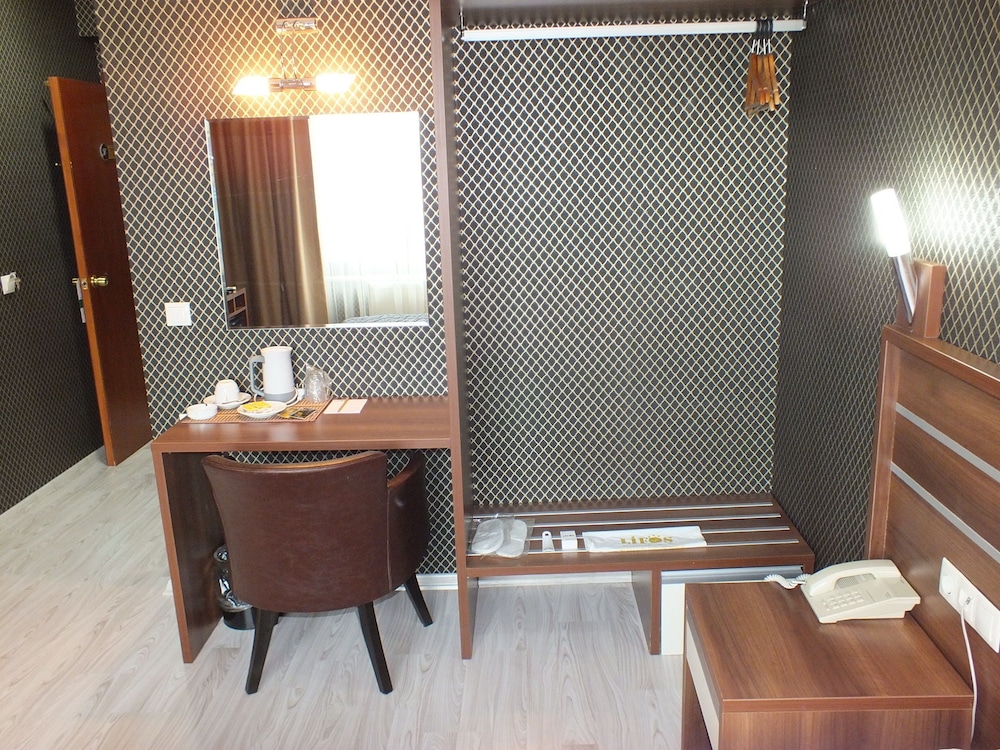 Lifos Hotel 47/48