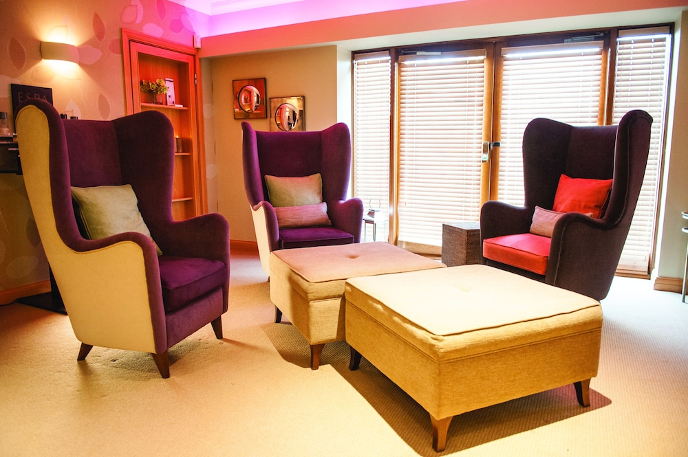 Cottons Hotel And Spa 54/70