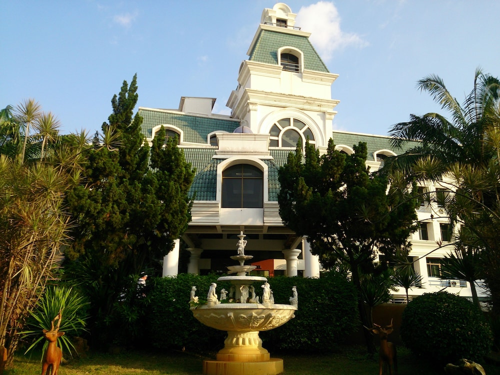 Camelot Hotel Pattaya 45/50