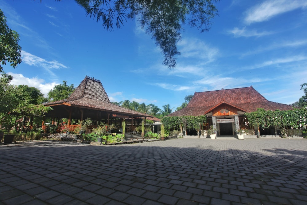 Amata Borobudur Resort 45/50