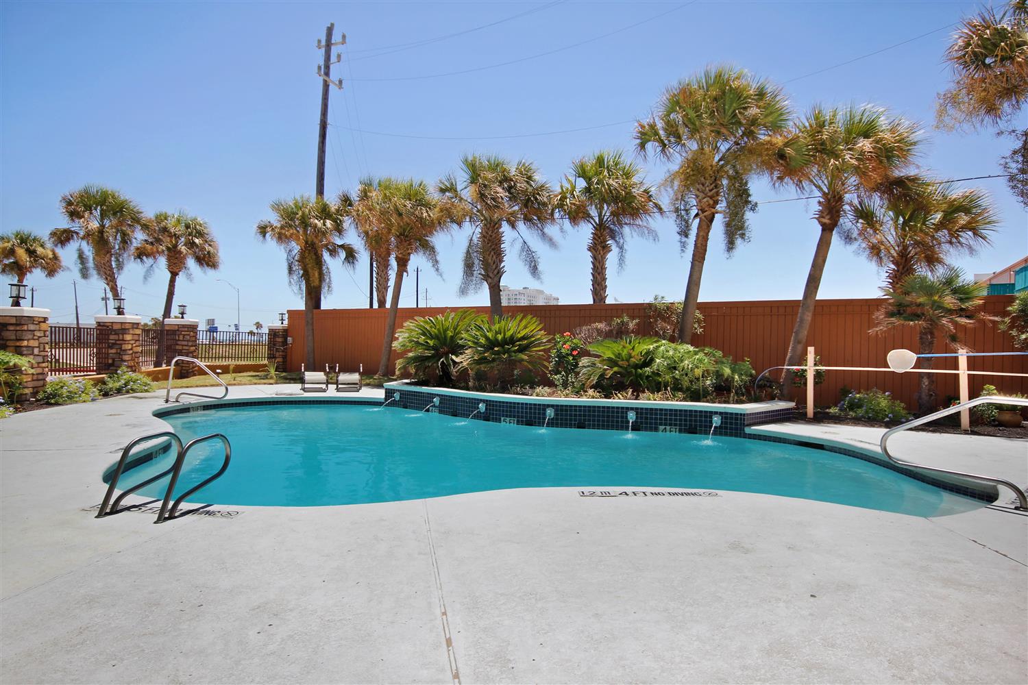 Best Western Plus Seawall Inn and Suites By The Beach 24/24