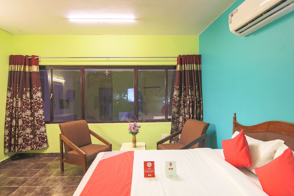 Oyo 10709 Hotel Sbt 15/23