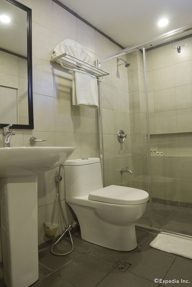 Jade Hotel Suites 65/66