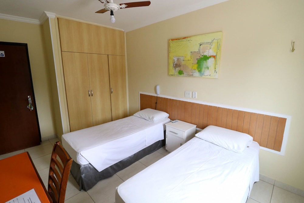 Charme Hotel Guarujá 35/70