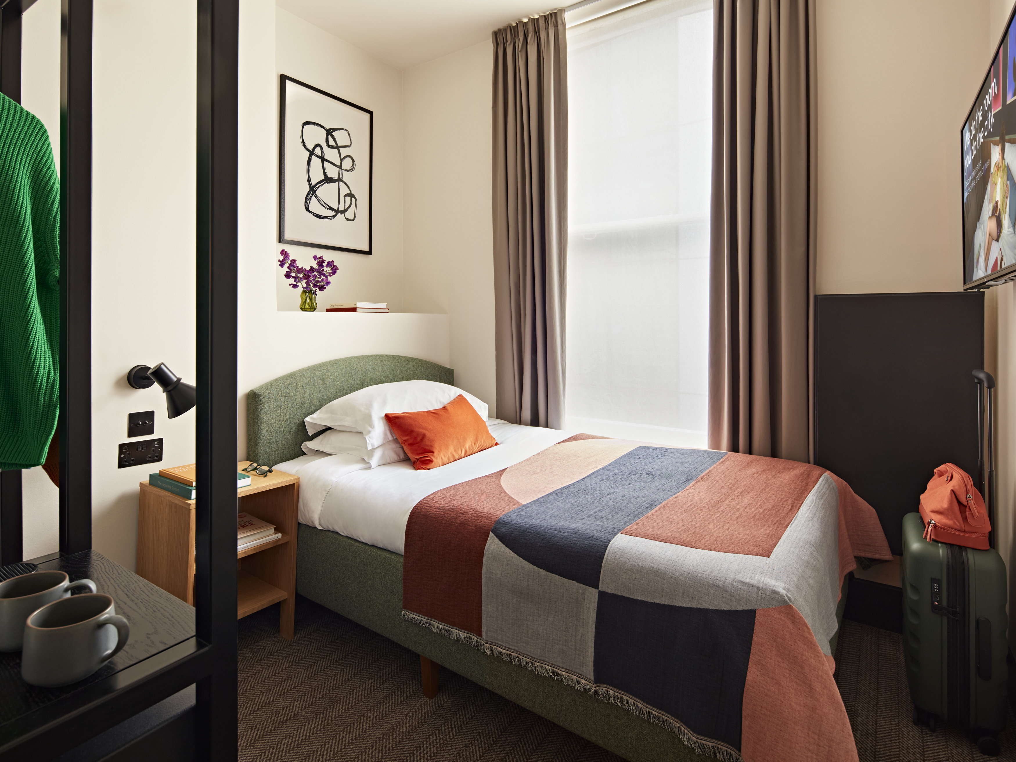 ROOM, SINGLE BED, SMALL