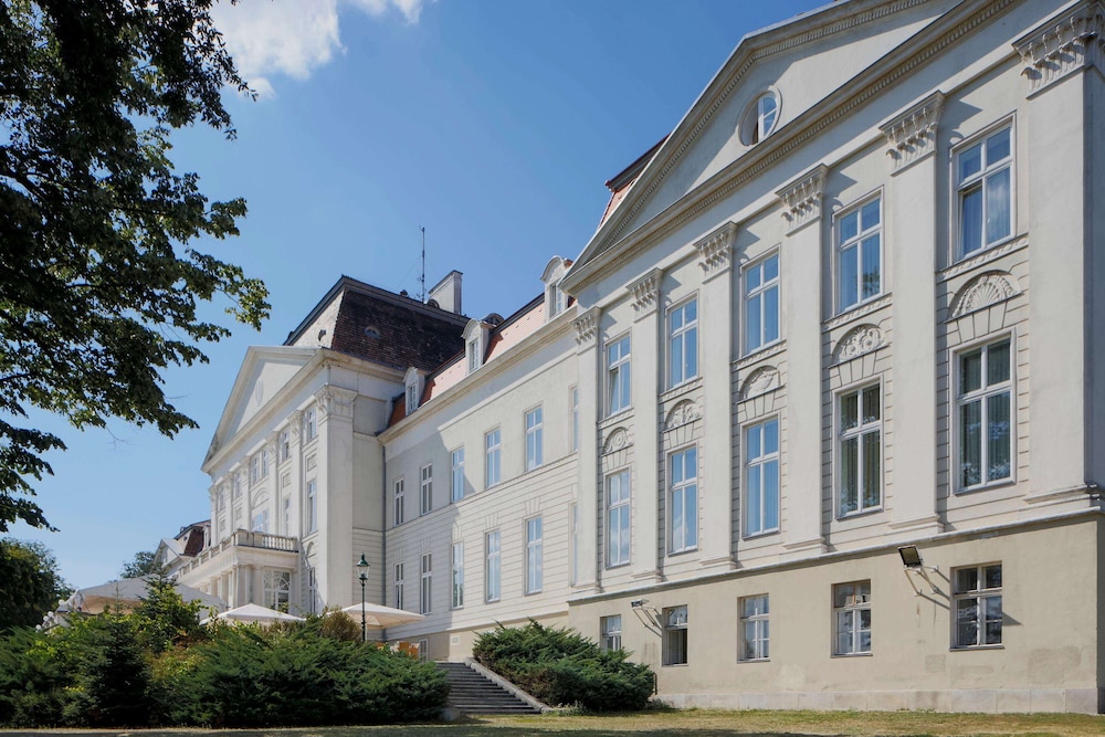 Austria Trend Hotel Schloss Wilhelminenberg 67/74