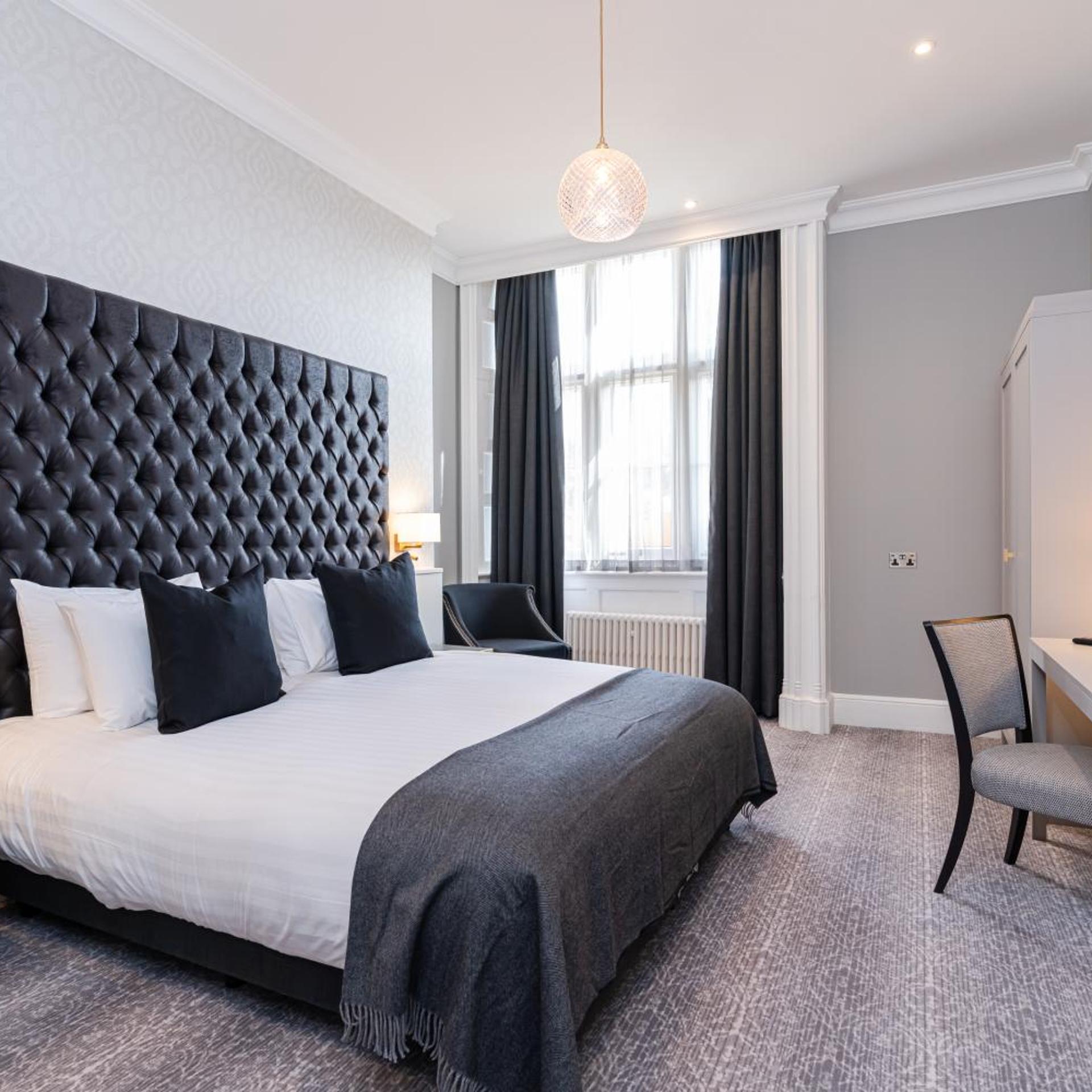 Mansion, Double Bed