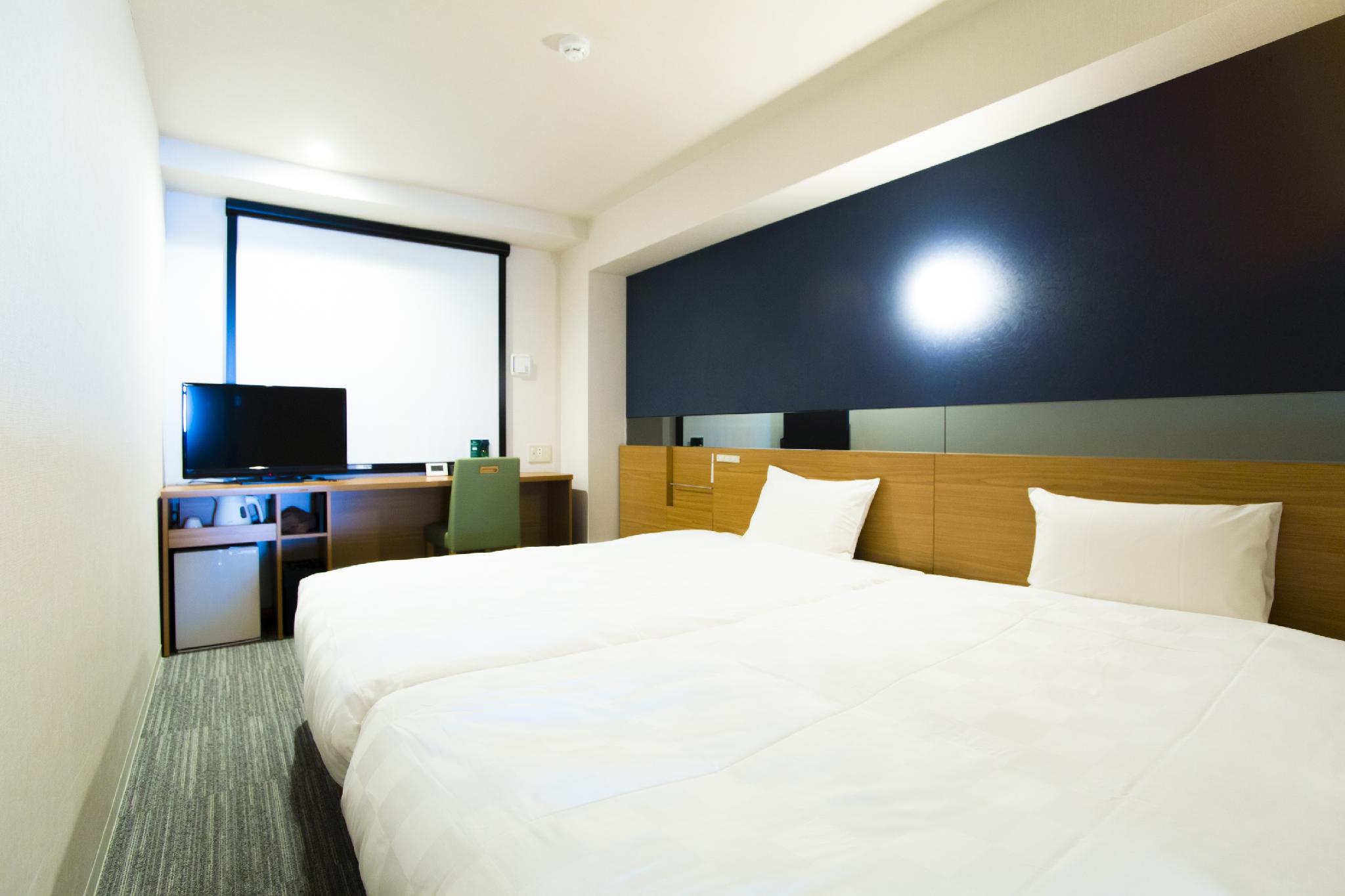 Room, Twin Beds