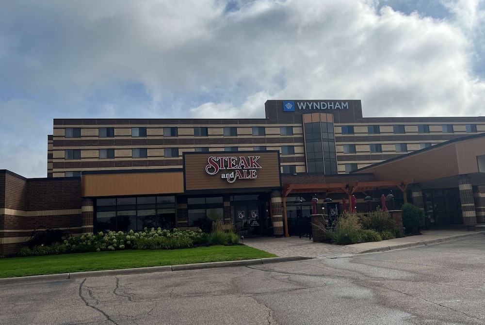 Wyndham Minneapolis South/Burnsville 61/64